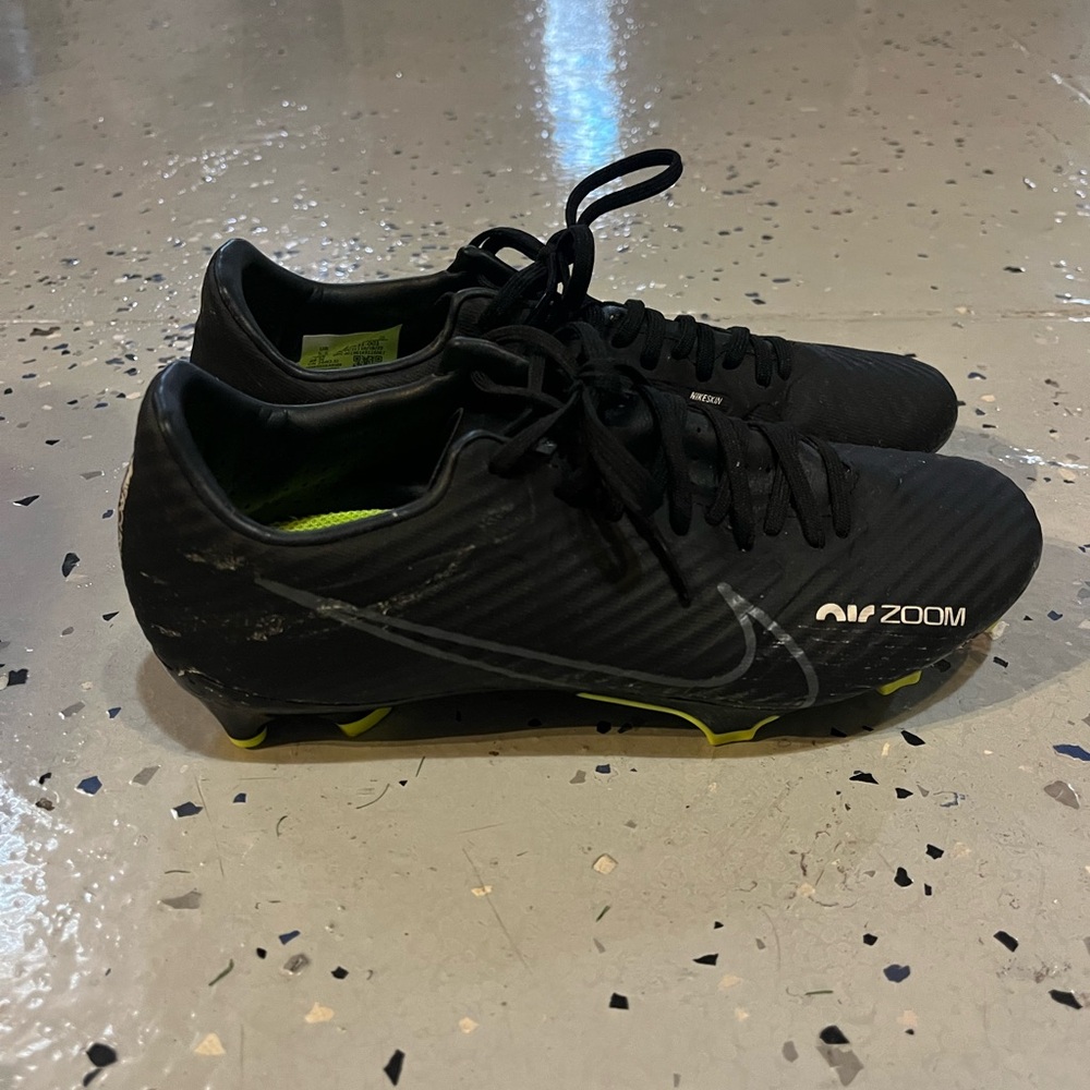 Nike Zoom Mercurial Vapor 15 Academy FG/MG Soccer Cleats